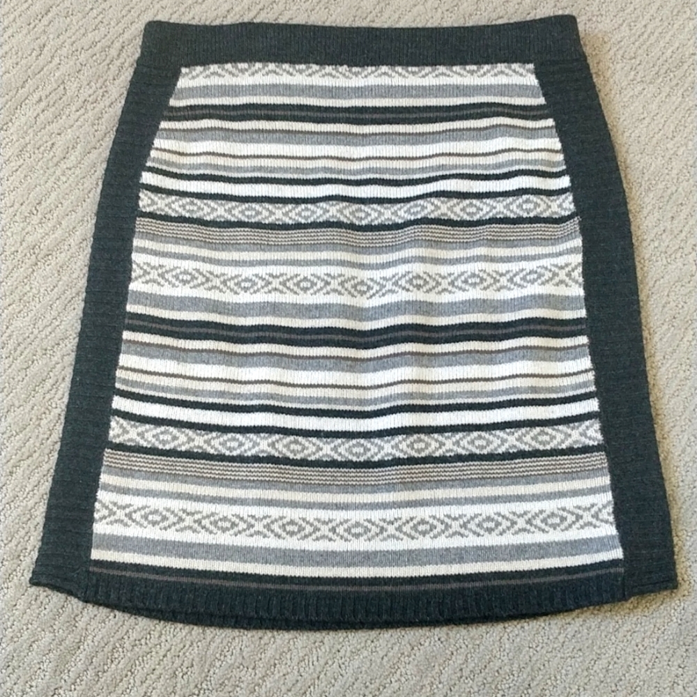 Merino wool skirt